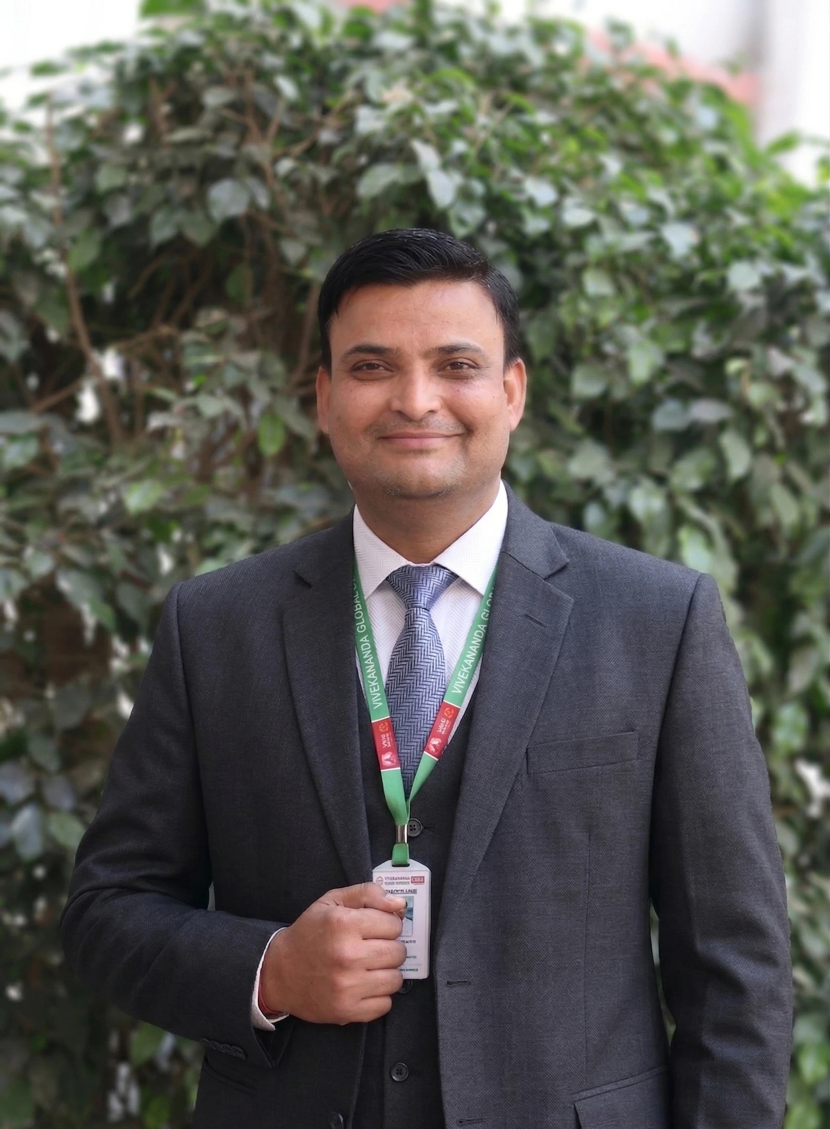 Mr. Rakesh sharma, Compter sceince and applications, VGU