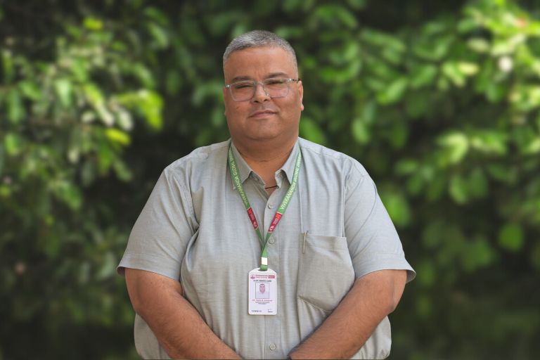 Dr. Vinod M Lakhwani