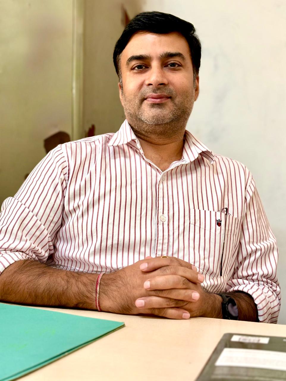 Dr. Ravi Kant Pareek